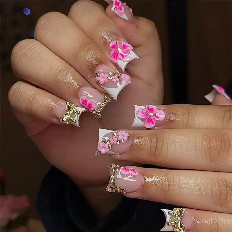 24 pièces Simple blanc français faux ongles Art mignon fleur conception ongles conseils strass court