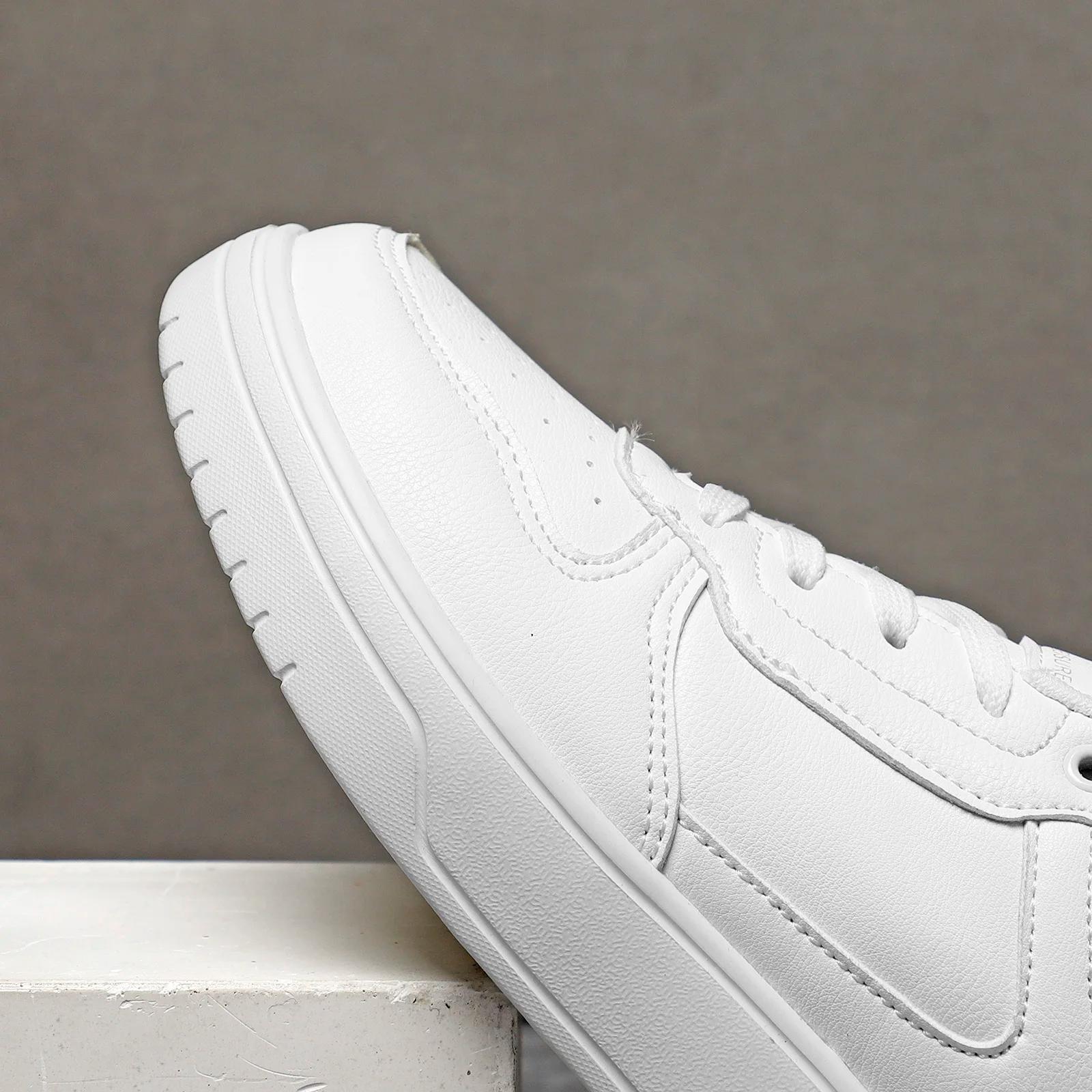 Chaussures skateboard légères femmes - Baskets sport blanches et noires design urbain