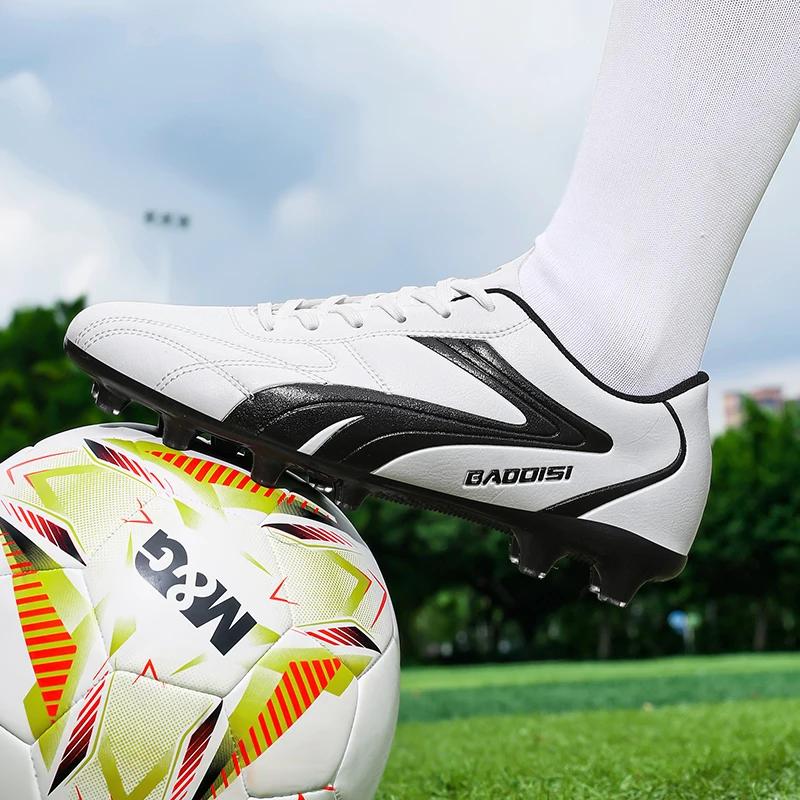 Chaussures de Football respirantes pour hommes, baskets de Futsal ultralégères d'entraînement profes