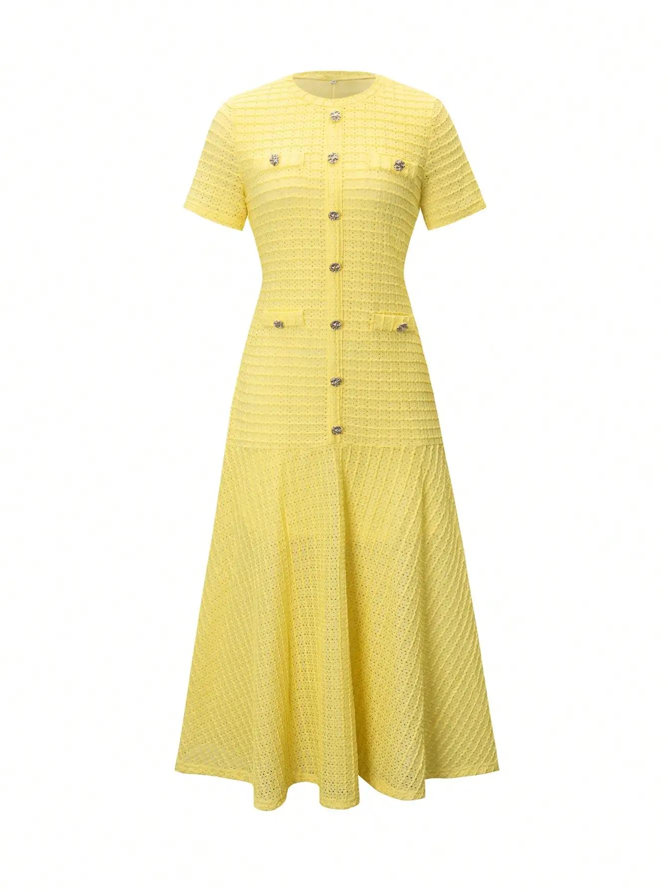 Robe midi en tricot texturé jaune avec boutons sur le devant et fausses poches