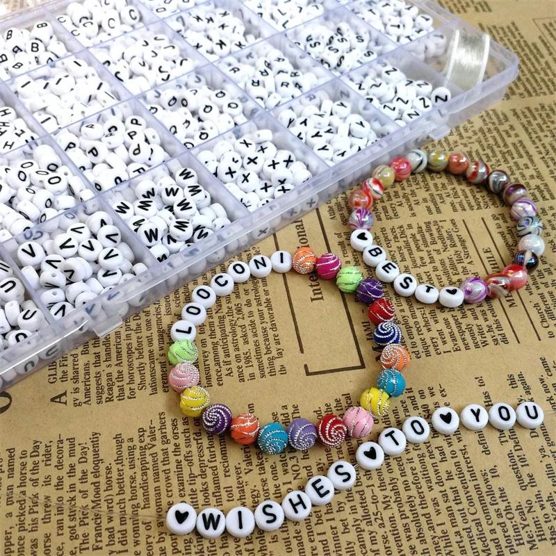 Ensemble de perles en acrylique avec lettres de l'alphabet anglais, kits avec cordons commandés pour