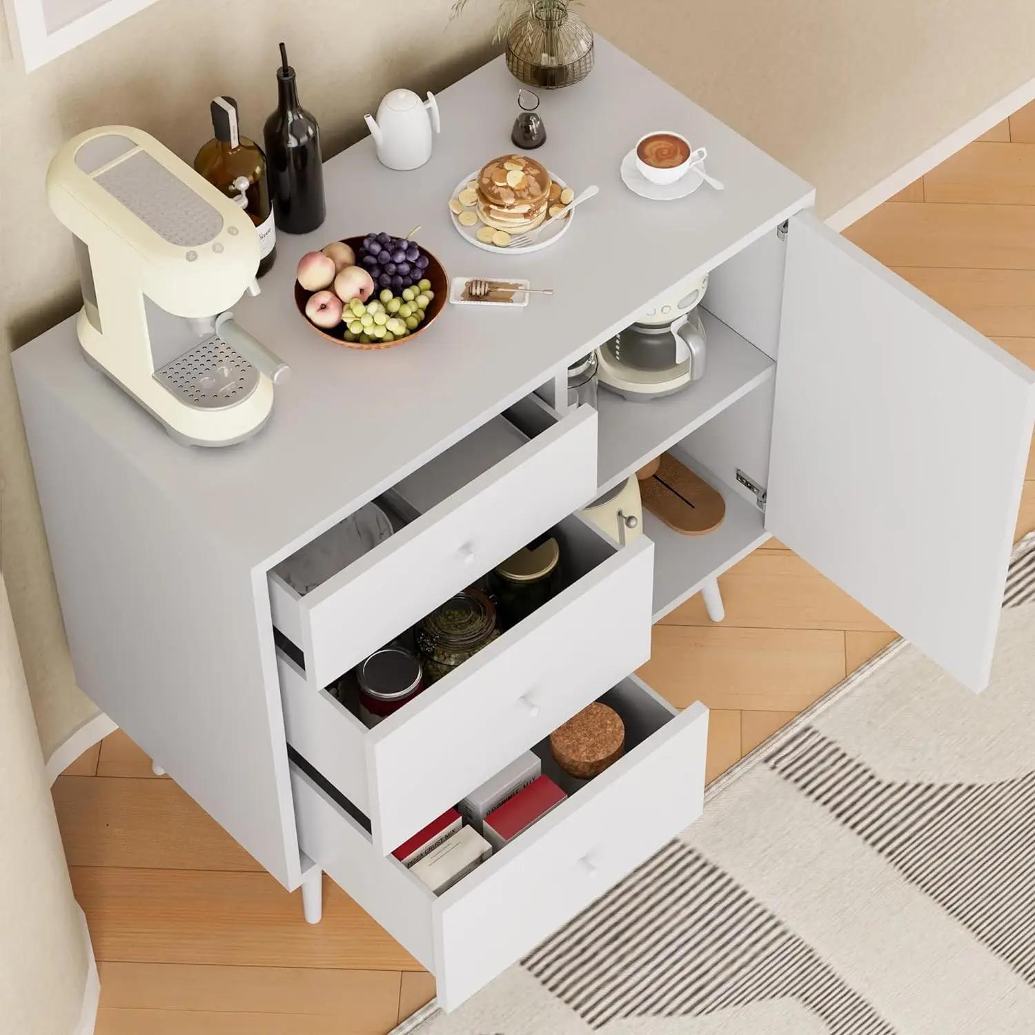 Armoire de planche avec porte et égouts à proximité de stockage