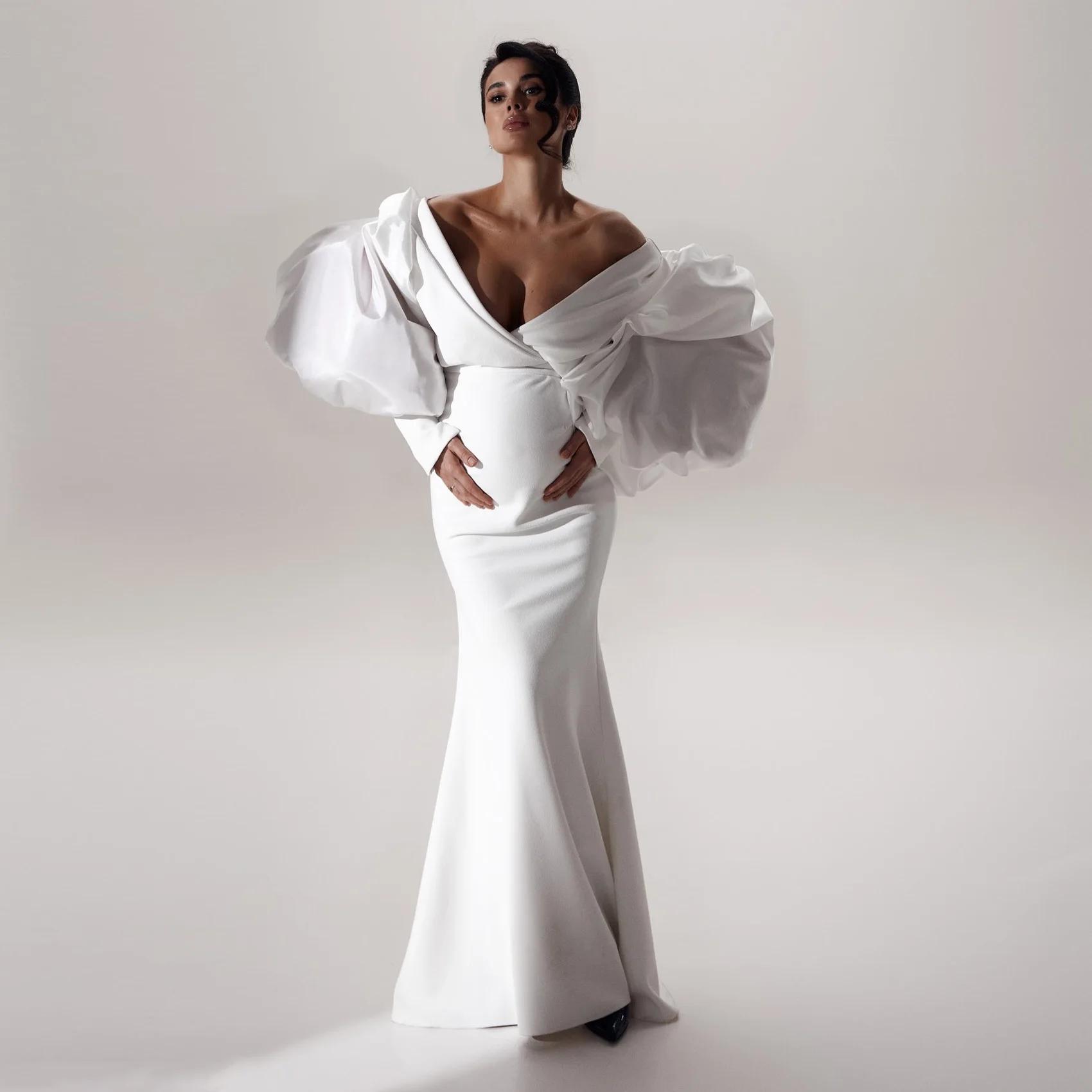 Robe de maternité sirène blanche élégante pour séance photo, épaules dénudées, manches bouffantes, e