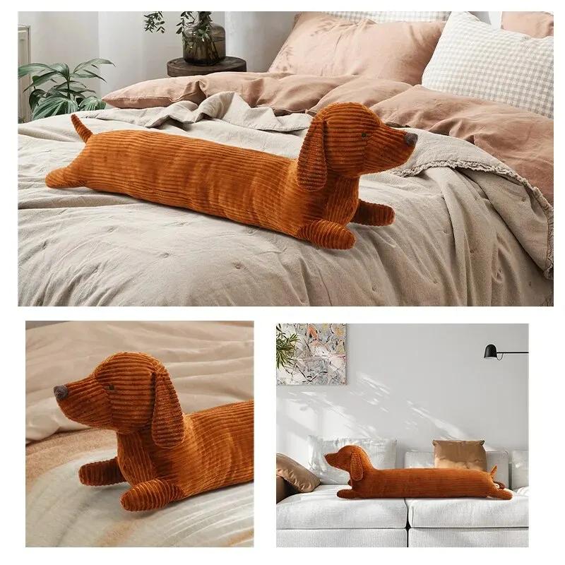 Oreiller en peluche chien teckel, coussin en peluche doux et durable, oreiller animaux pour canapé, 