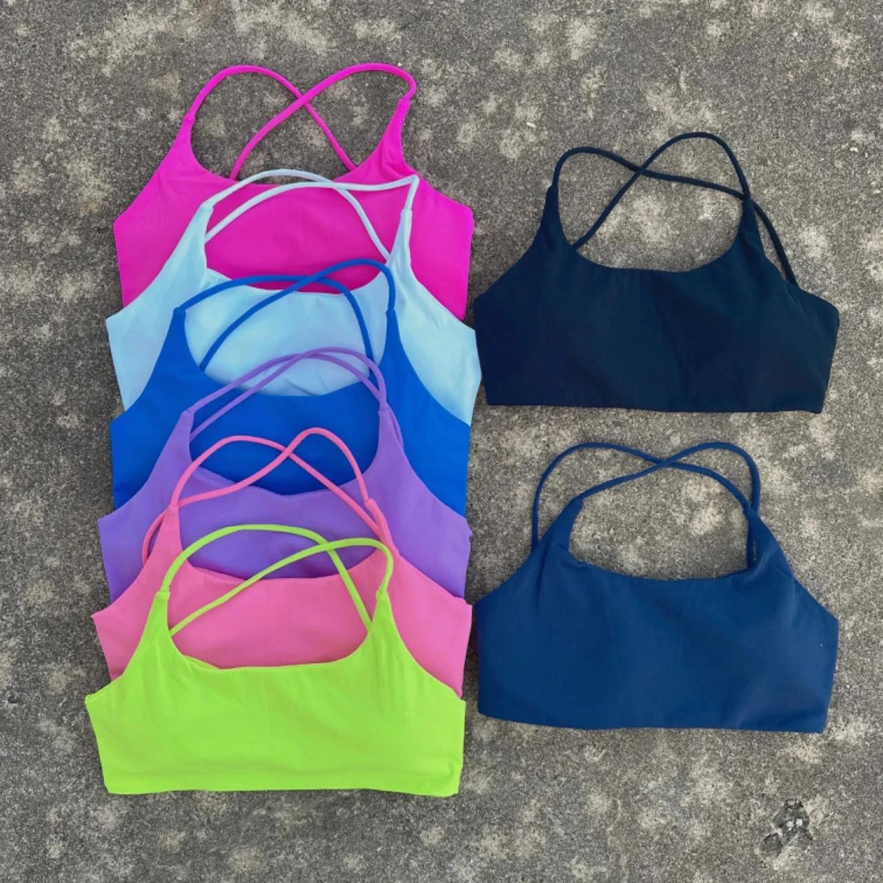 Soutien-gorge de fitness pour femmes couleur unie - Haut serré avec dos croisé et push-up pour l'entraînement complet