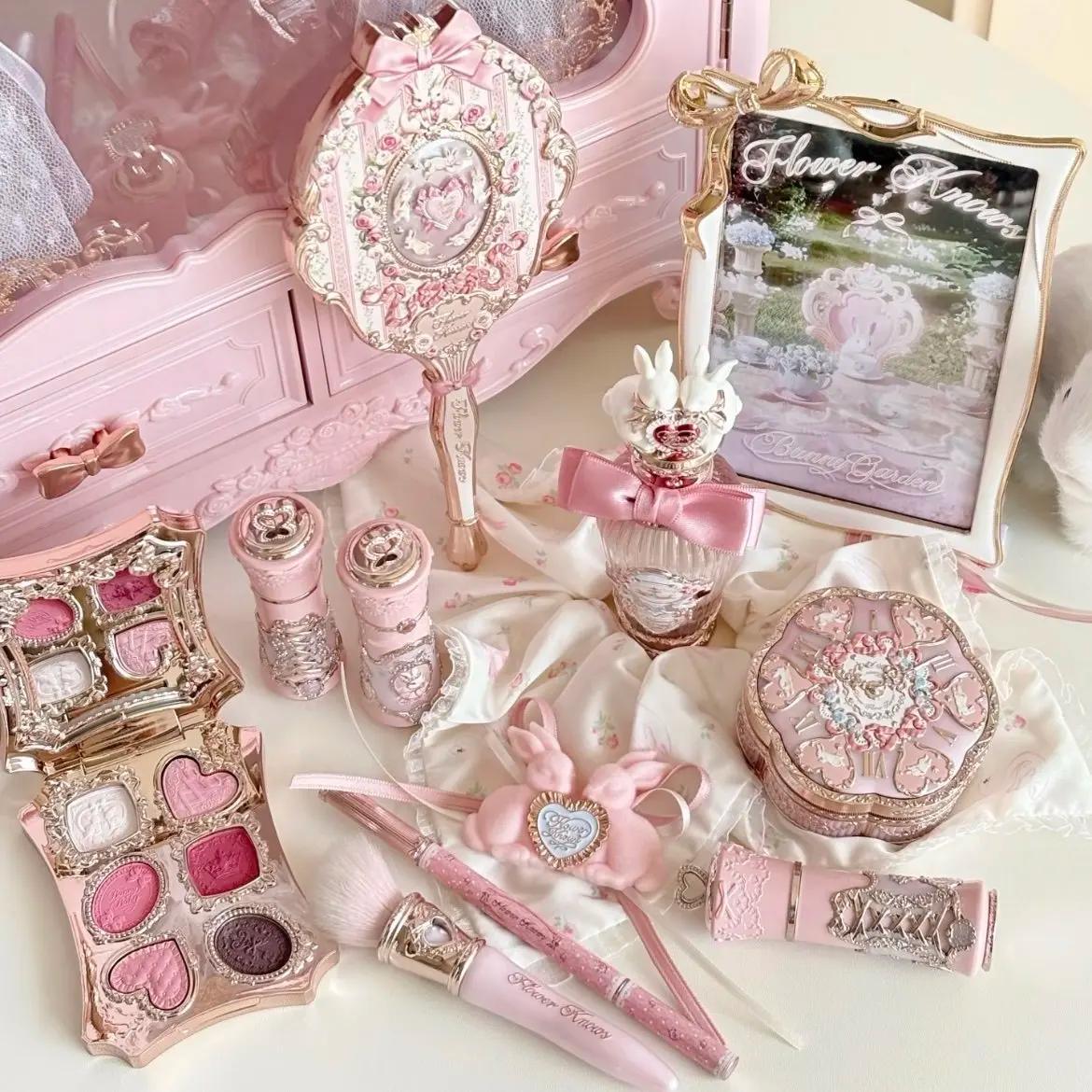 Ensemble de maquillage Flower Knows Bunny Garden - Boîte de cosmétiques vegan sans cruauté avec blus