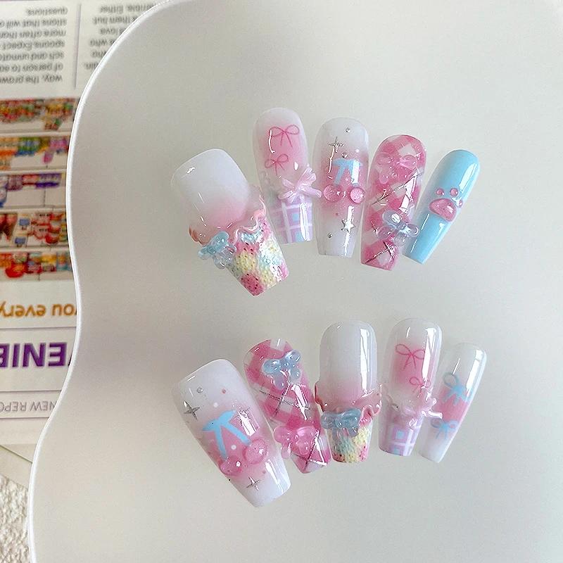 Nail art en forme de cercueil fait à la main, beaux faux ongles, art d'ongle ludique rose blanc bleu