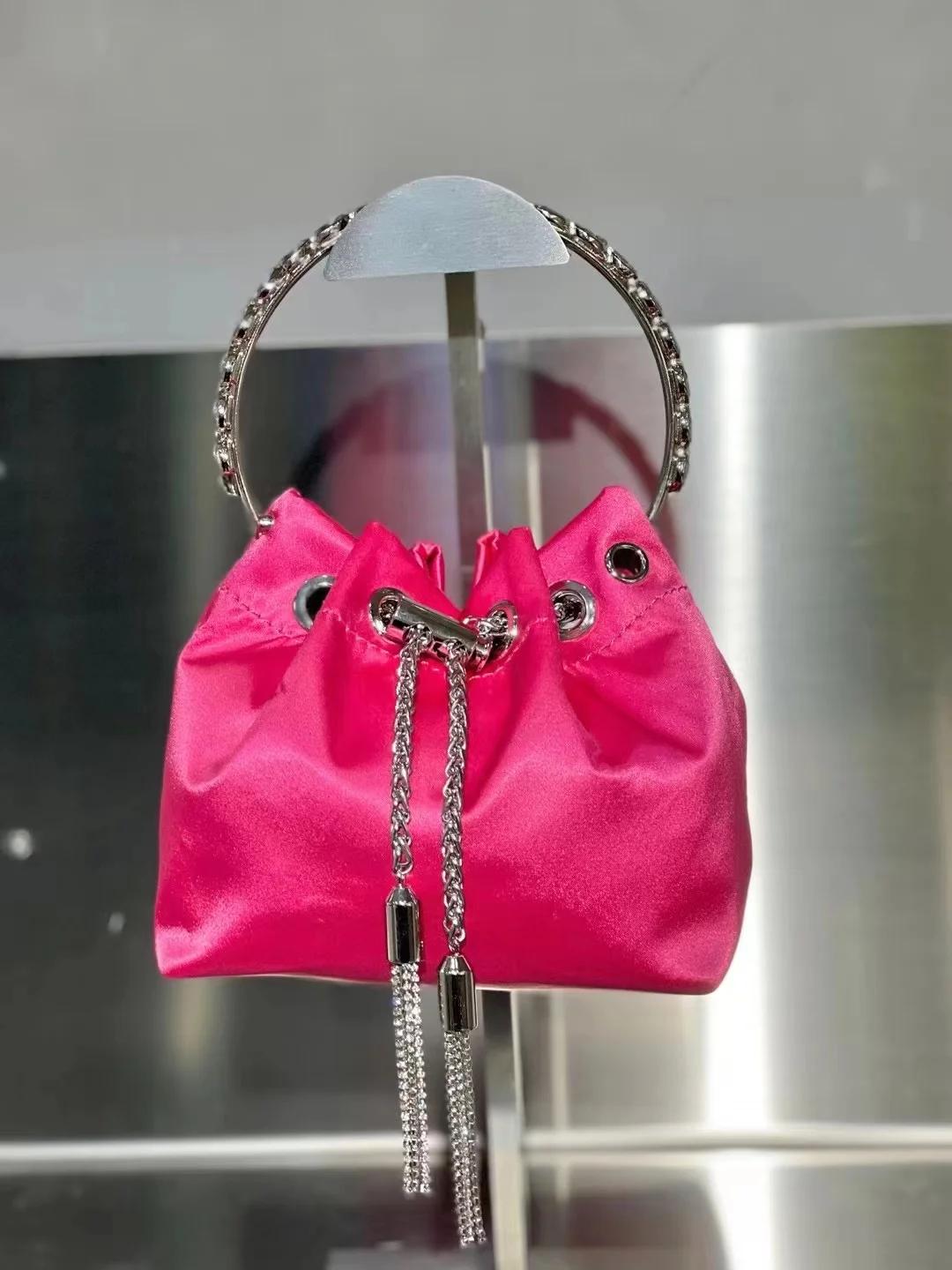 Sac à main de luxe avec diamants scintillants et pompon pour femme, bague en métal, pochette de fête