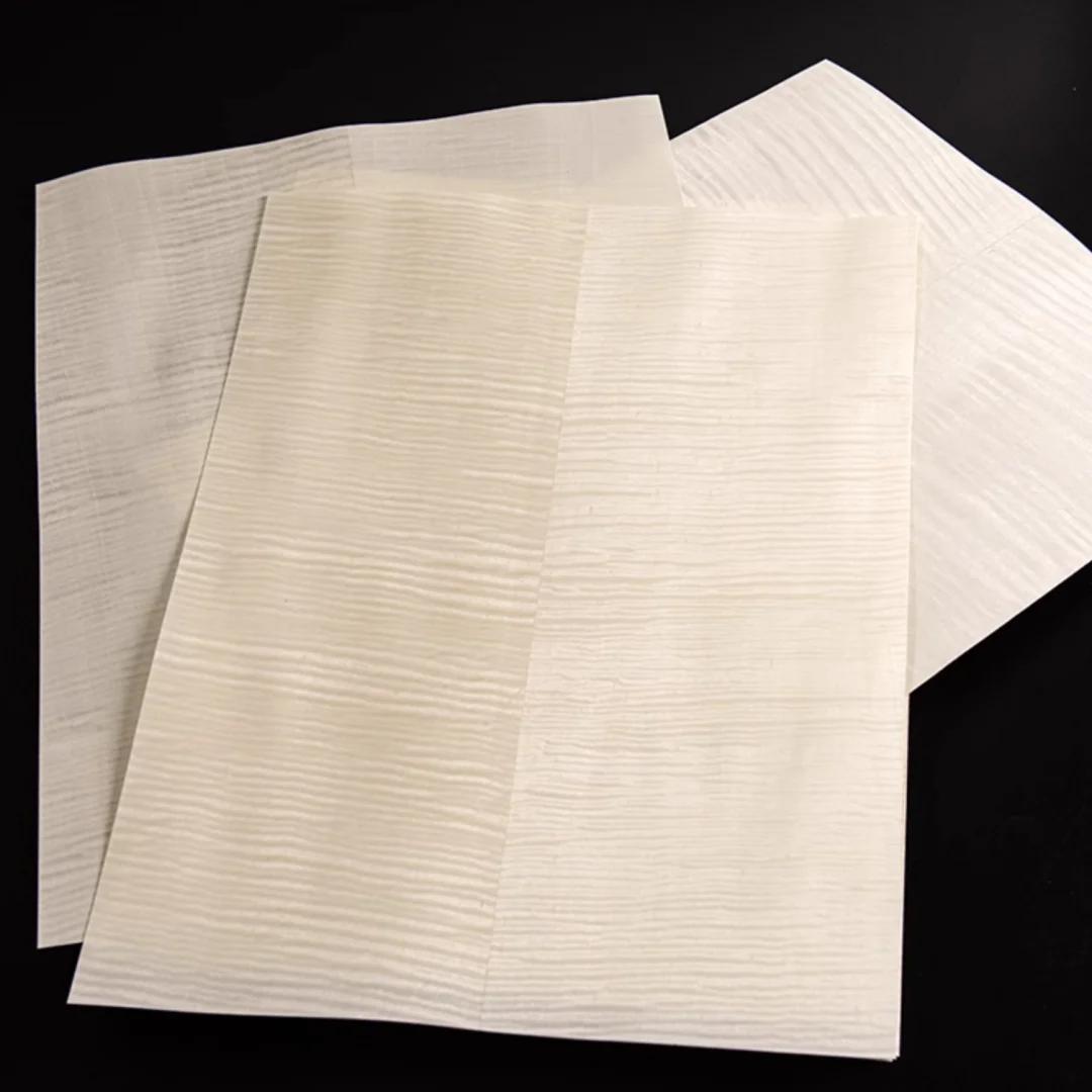 Taille: 510x350mm d'épaisseur: 0.5mm naturel blanchi érable figuré bois placage guitare visage matér