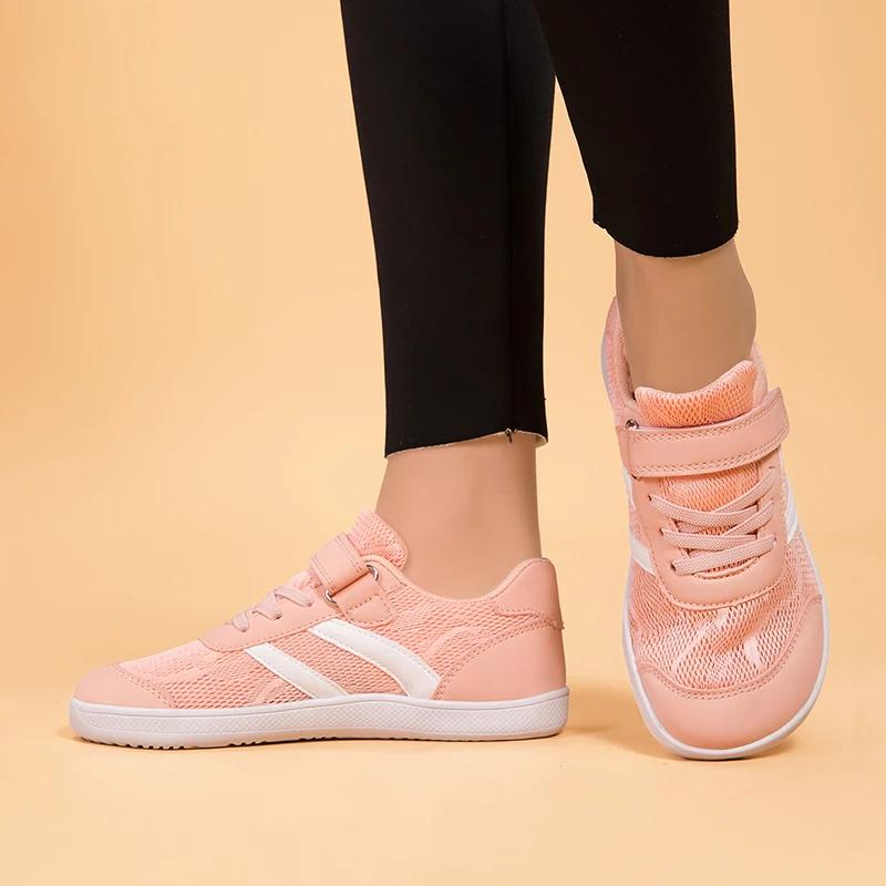 Nouveau modèle de chaussures de sport pour jeunes, chaussures à large ouverture, adaptées aux enfant