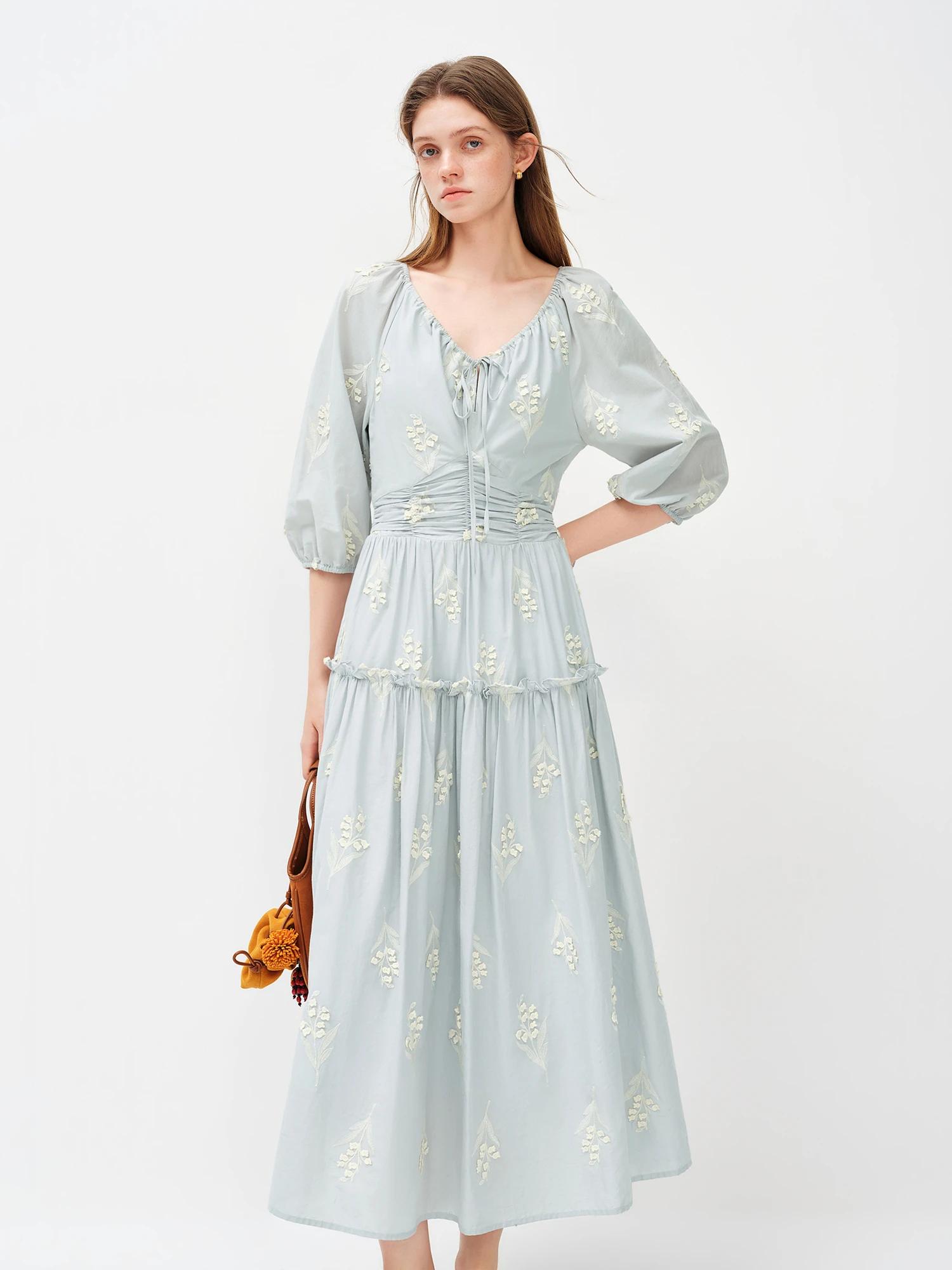 Robe florale brodée texturée éthérée pour femme FSLE 2026 - Longueur midi inspirée du muguet pour le