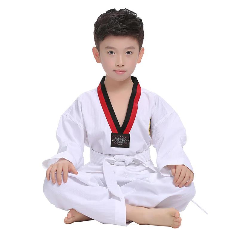 Nouveau uniforme Gi à manches longues Costumes TKD vêtements uniformes de Taekwondo blancs WTF karat