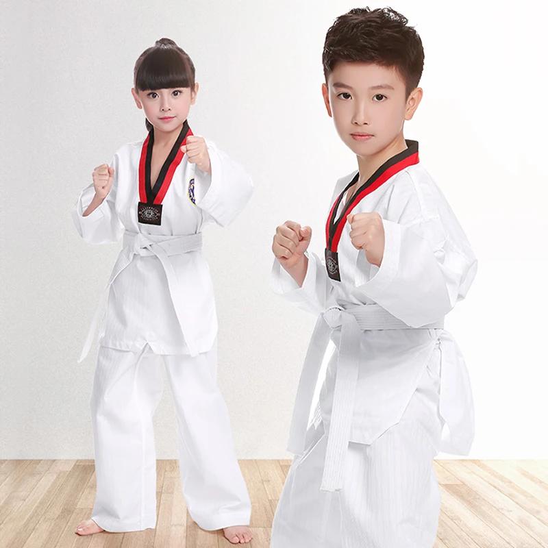 Nouveau uniforme Gi à manches longues Costumes TKD vêtements uniformes de Taekwondo blancs WTF karat