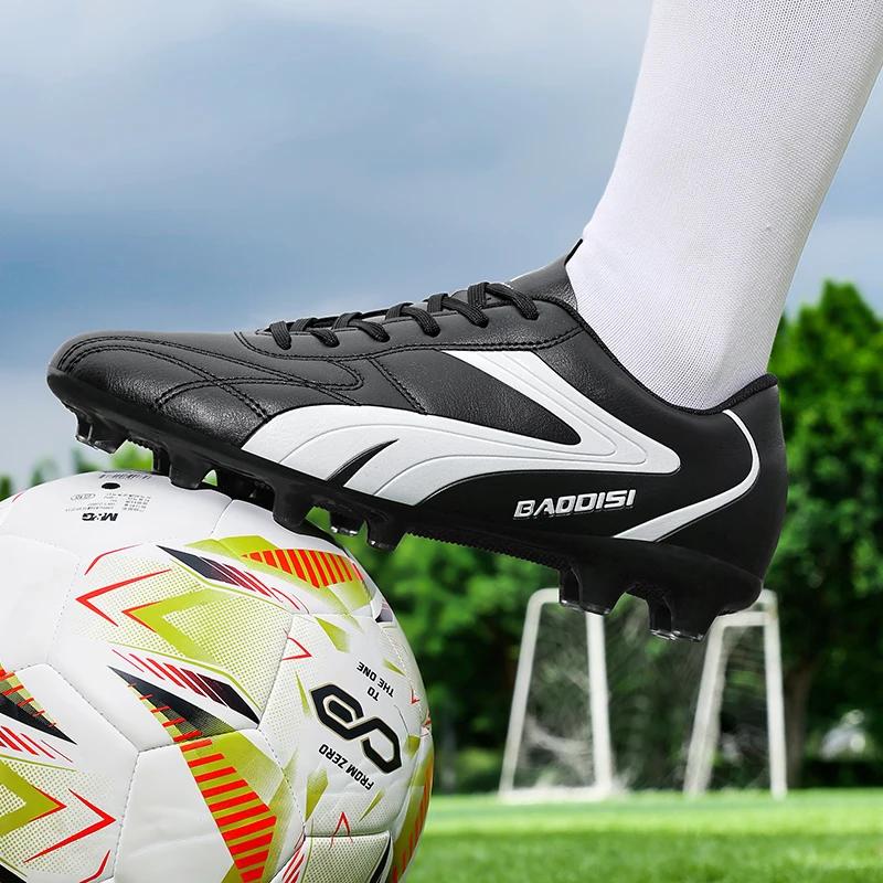 Chaussures de Football respirantes pour hommes, baskets de Futsal ultralégères d'entraînement profes