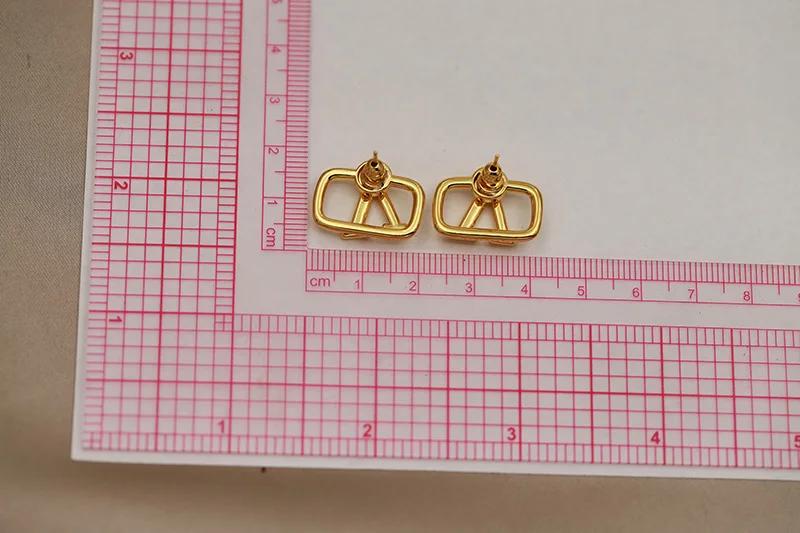 Nouveau Design de vue de luxe en métal lettre V boucles d'oreilles pour les femmes marque de mode ma