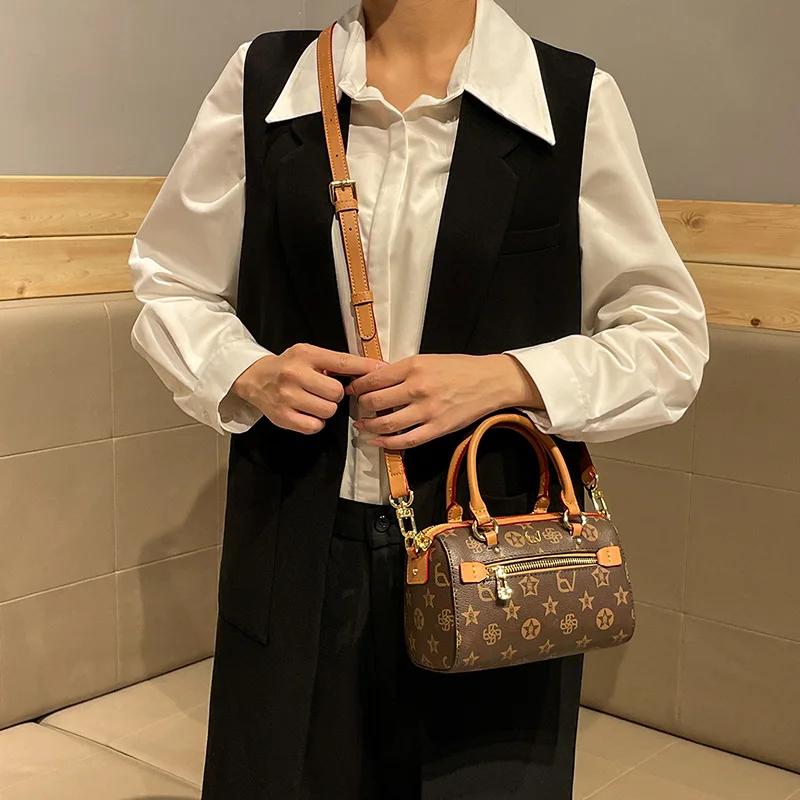 Sac à langer élégant en cuir, design classique, sac bandoulière décontracté pour femme, grande capac