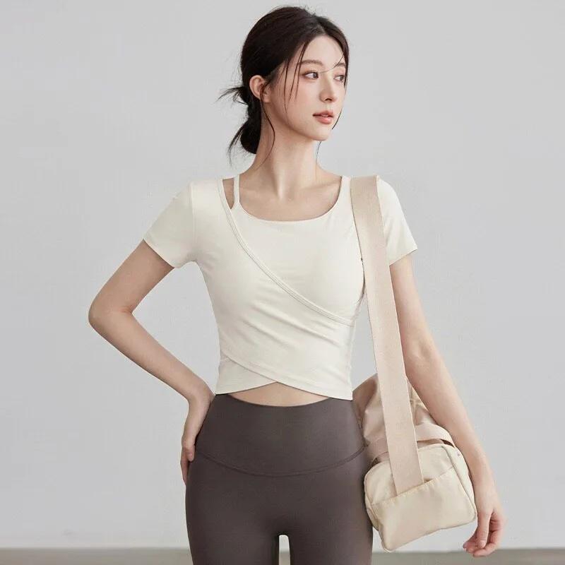 Vêtements de yoga à manches longues pour l'été, hauts amincissants élégants avec coussinets de poitr