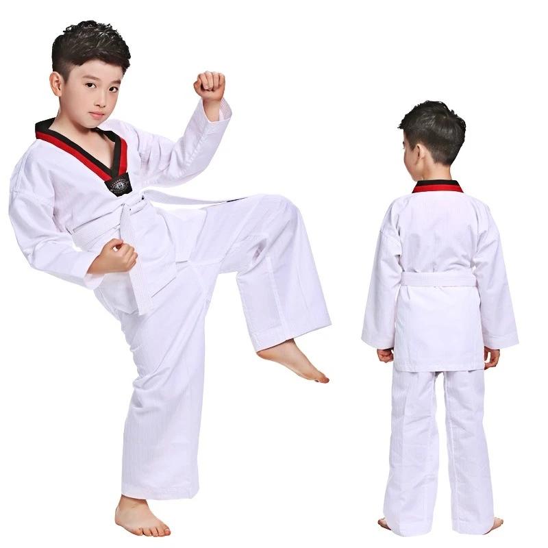 Nouveau uniforme Gi à manches longues Costumes TKD vêtements uniformes de Taekwondo blancs WTF karat