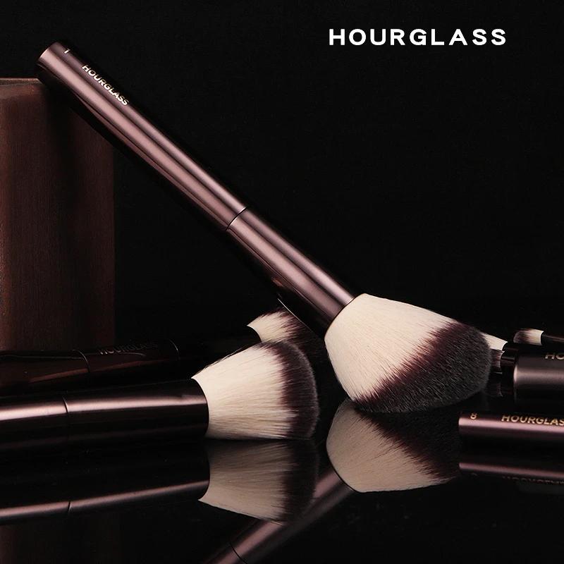 Ensemble et Kit de pinceaux de maquillage sablier comprenant fond de teint en poudre correcteur fard