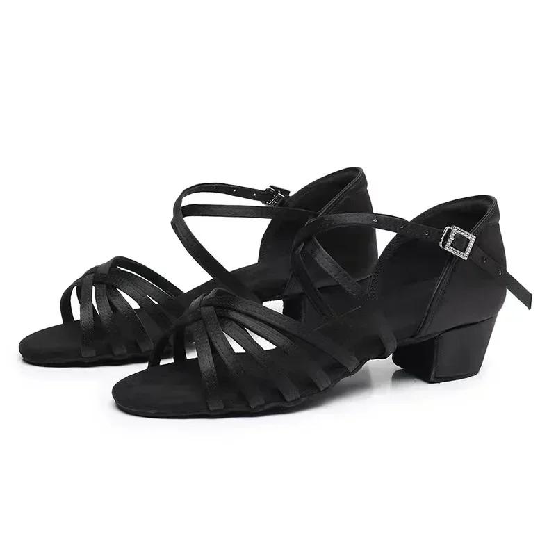 Chaussures de danse latine pour femmes, semelle souple, sandales d'entraînement de danse pour filles