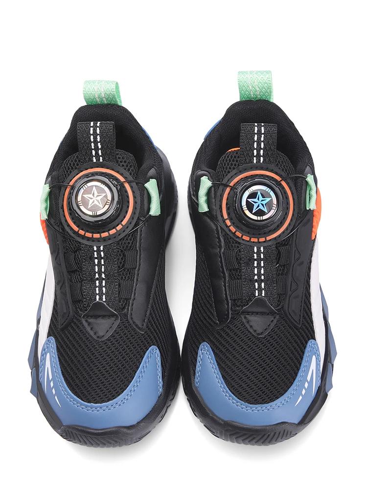 Nouvelles baskets tendance en maille bloquée de couleur pour garçons avec boucle à bouton, chaussure