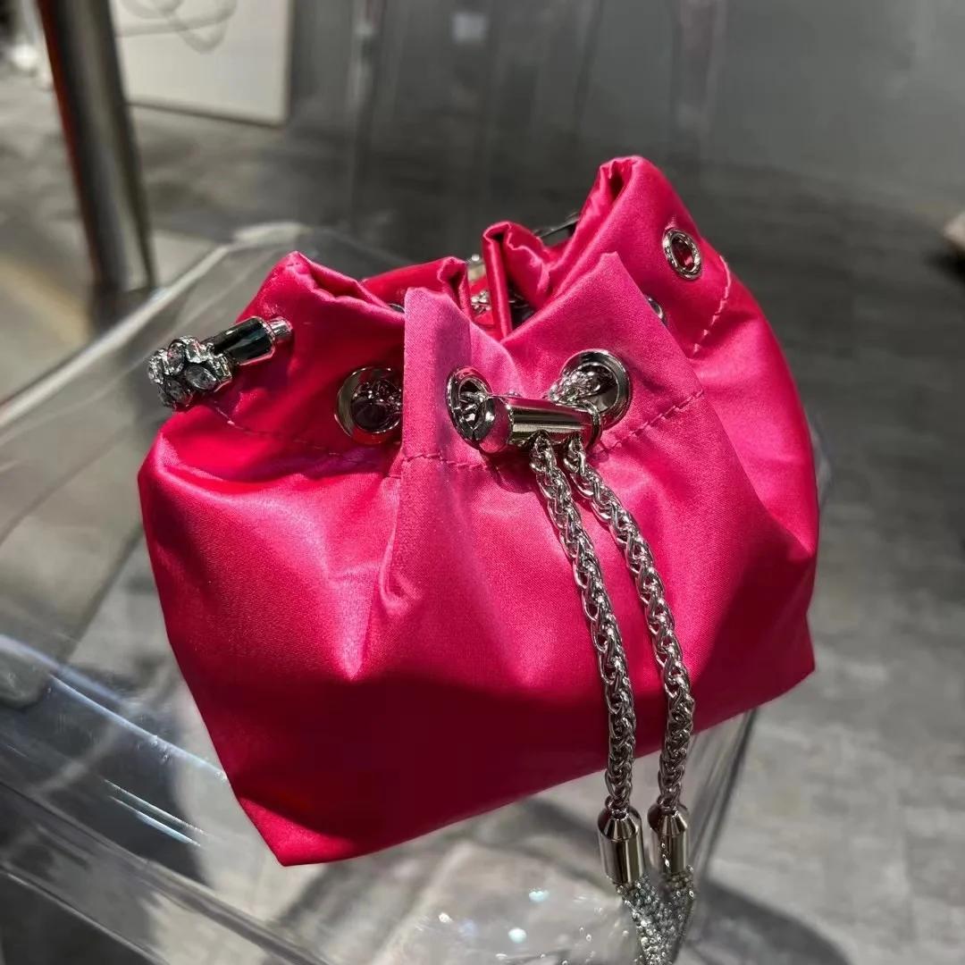 Sac à main de luxe avec diamants scintillants et pompon pour femme, bague en métal, pochette de fête