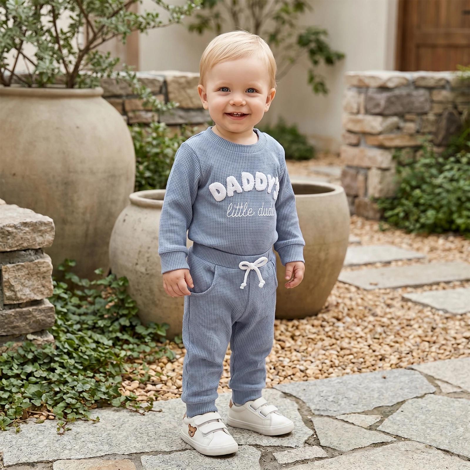 Vêtements pour bébé garçon, vêtements d'automne, broderie de lettres, combinaison à manches longues en tissu gaufré, pantalon uni, ensemble de 2 pièces