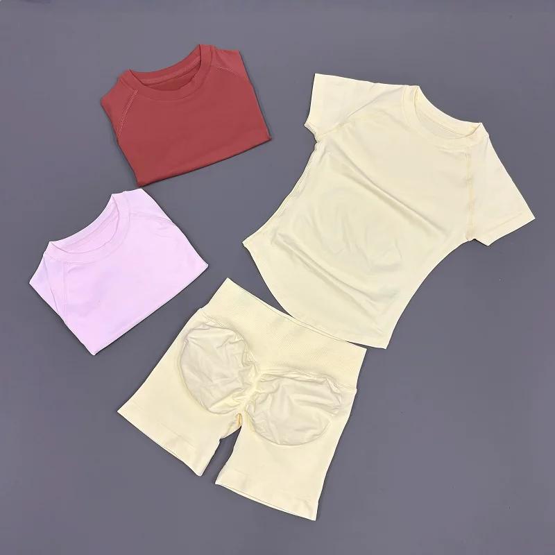 Ensemble de sport 2 pièces pour femme : Haut de yoga sans couture à manches courtes et short