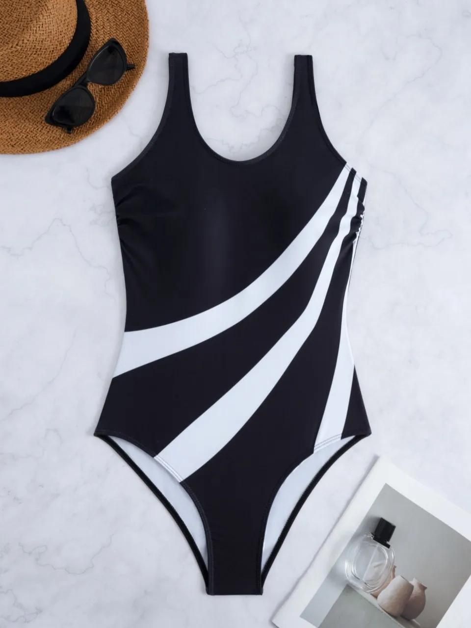 Maillot de bain une pièce slim pour femme