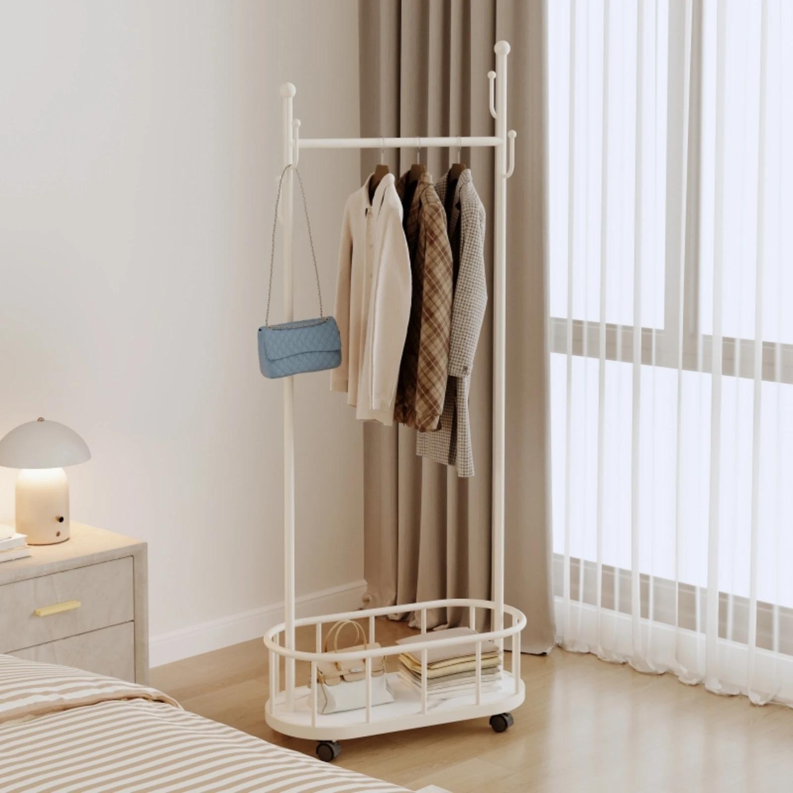 Porte-manteau, porte-vêtements sur pied pour chambre à coucher