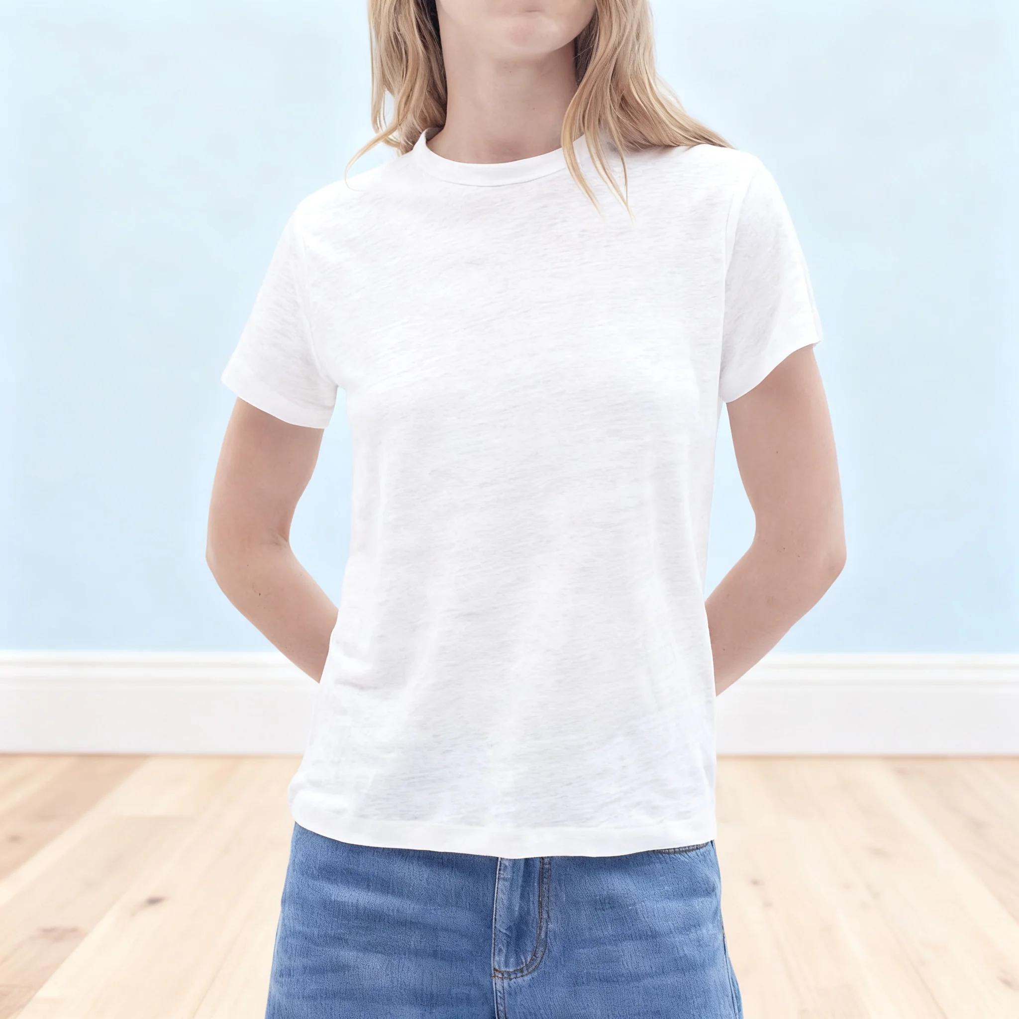 T-shirt pour femme avec motif de chat d'anime mignon