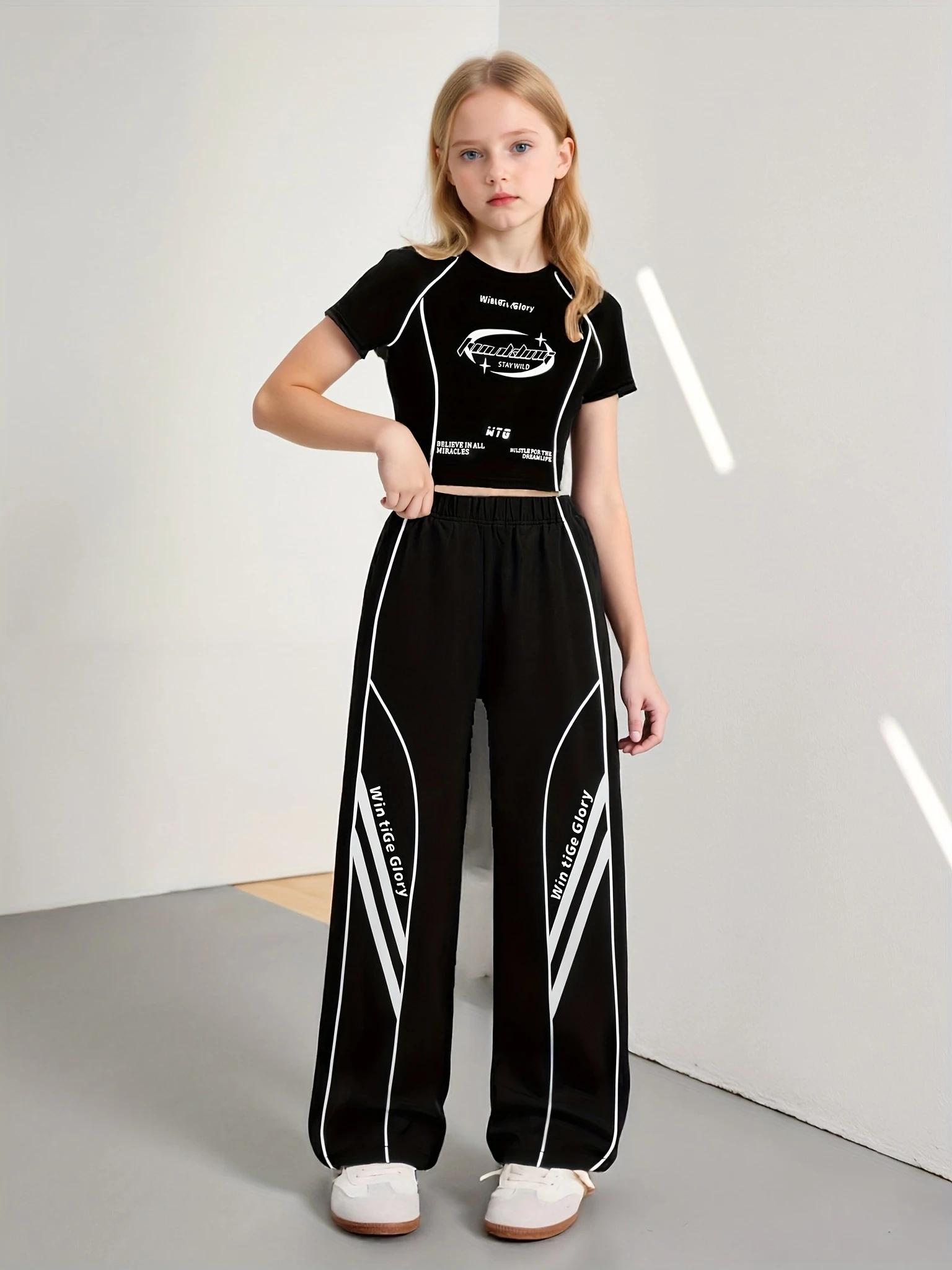 Survêtement 2 pièces pour enfants filles, haut court à manches courtes avec imprimé lettres à rayures contrastées noir et blanc et pantalon à jambes larges à taille élastique