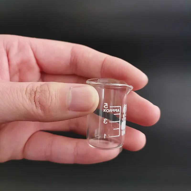 Nouveau 5 ml, 10 ml, 25 ml, 50 ml, 100 ml, 150 ml, 200 ml, 250 ml, 1000 ml bécher en verre Pyrex Bor