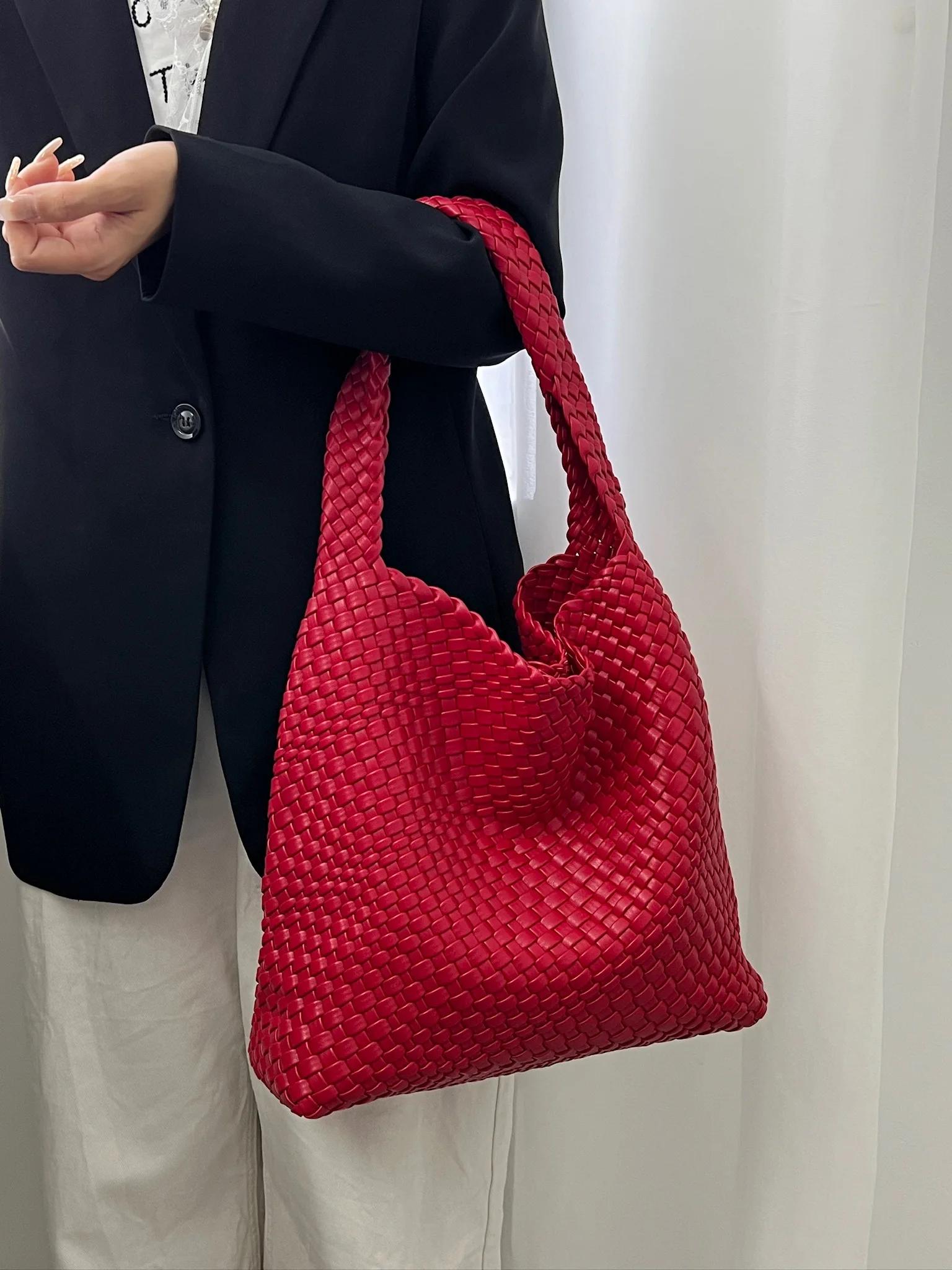 Sacs pour femmes sac à bandoulière de créateur de luxe haute capacité en cuir PU tissé à la main sac