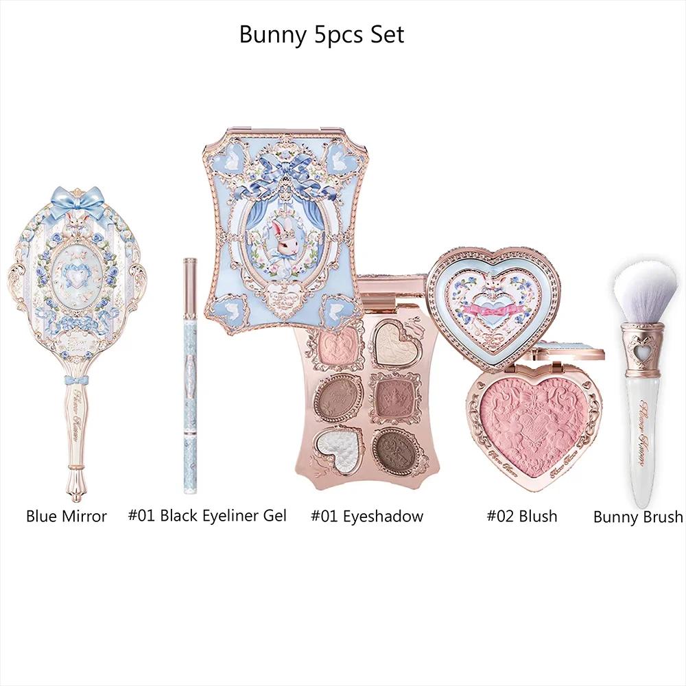 Collection Flower Knows Bunny : Palette de fards à paupières, blush, gloss à lèvres, trousse de maqu