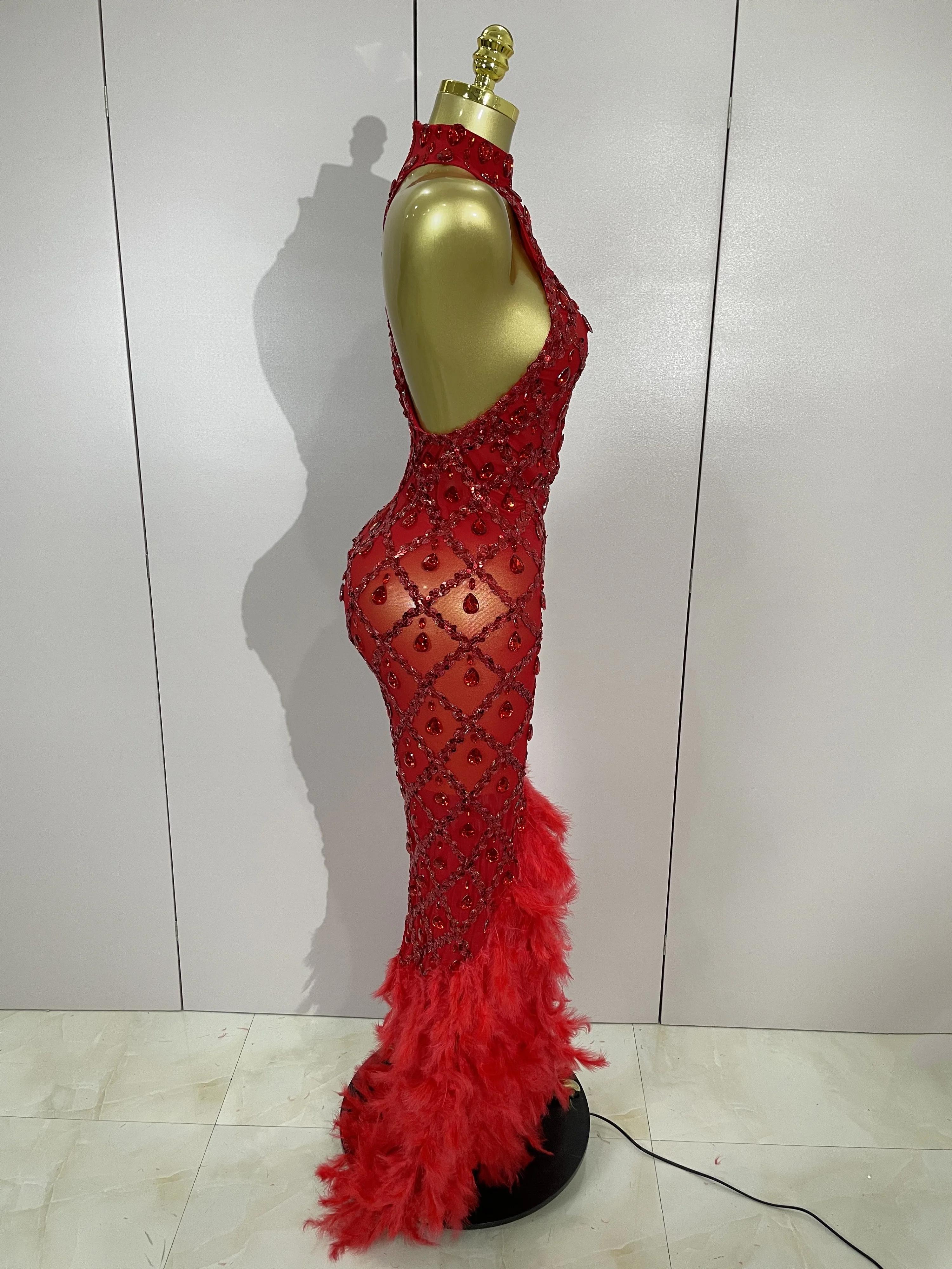 Luxe brillant rouge strass plume Sexy maille voir à travers longue robe femmes anniversaire soirée d