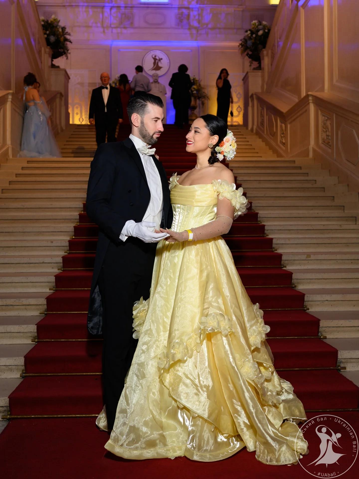 Robe de soirée en satin à épaules dénudées, avec jolie maille florale, longue jusqu'au sol, pour bal