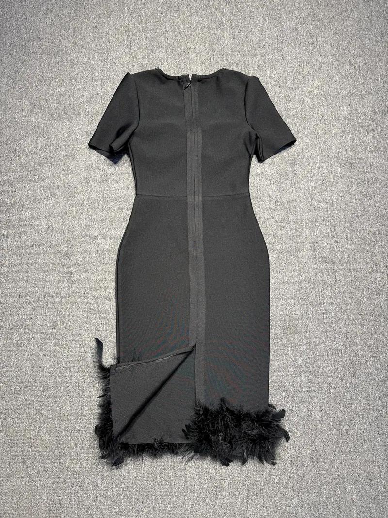 Robe à bandes pour femmes, couleur noire, Sexy, manches courtes, col carré, plumes, moulante, mi-mol