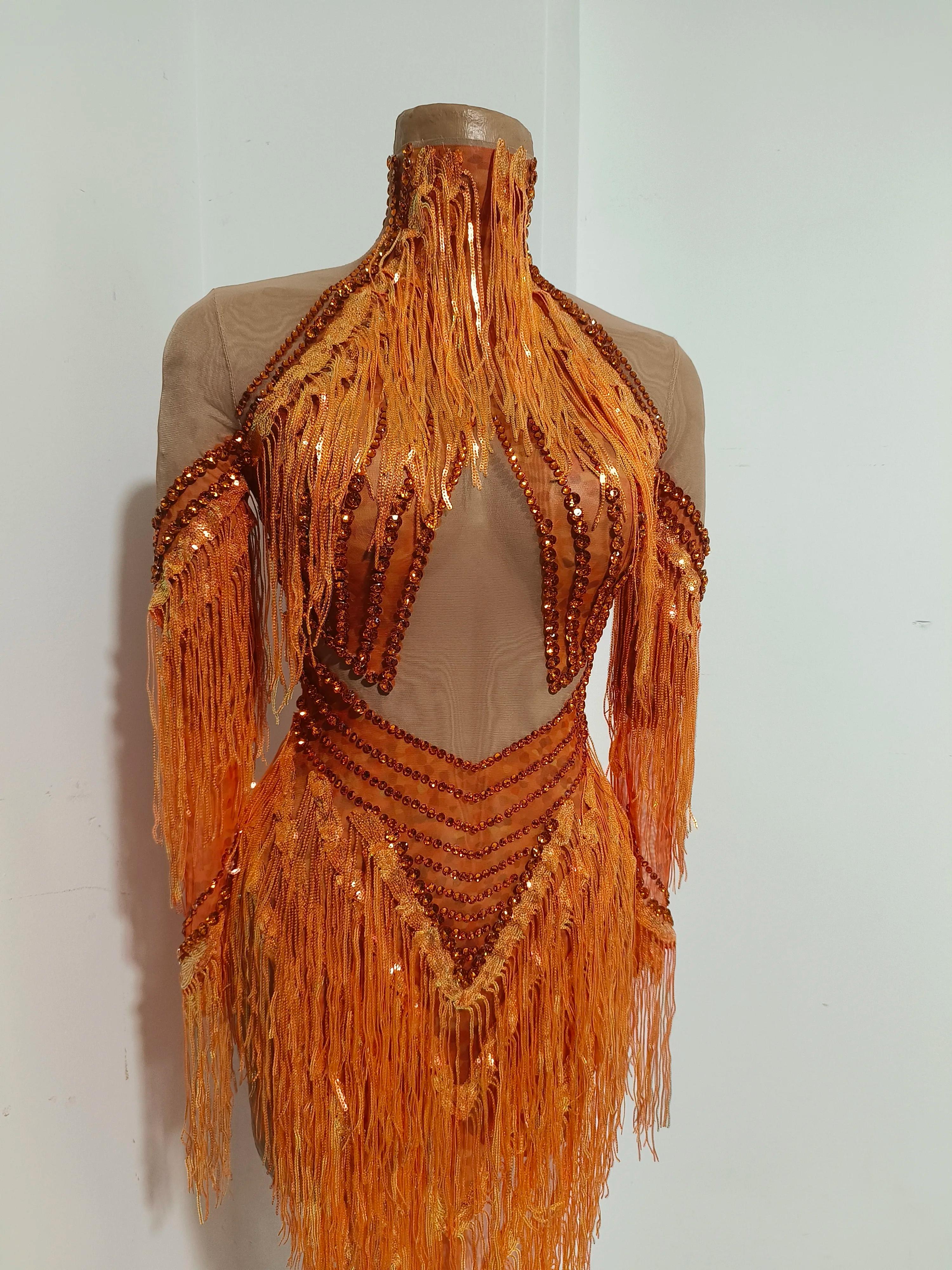 Robe transparente en maille à manches longues avec pompons orange et diamants scintillants pour femm