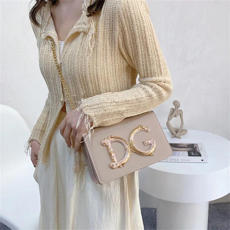 Sac carré de banquet, nouveau sac à bandoulière polyvalent et tendance pour femme avec chaîne