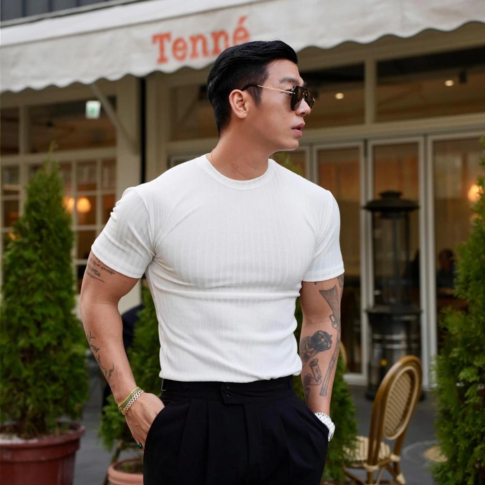 T-shirt moulant à manches courtes pour hommes, haut athlétique décontracté à manches courtes, vêteme