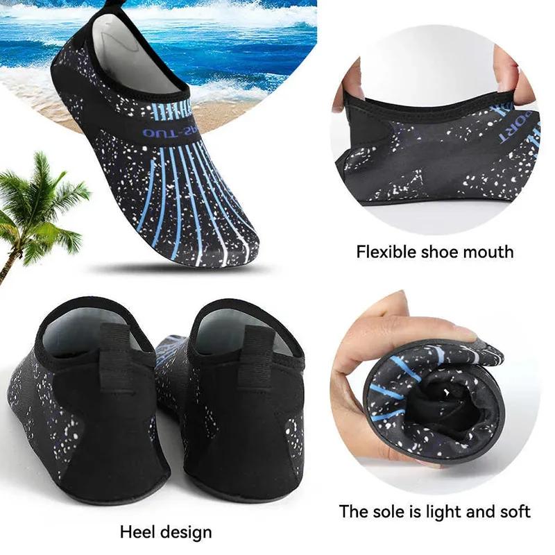 Une paire de chaussures d'eau antidérapantes pour hommes, femmes et enfants, chaussures de plage sou
