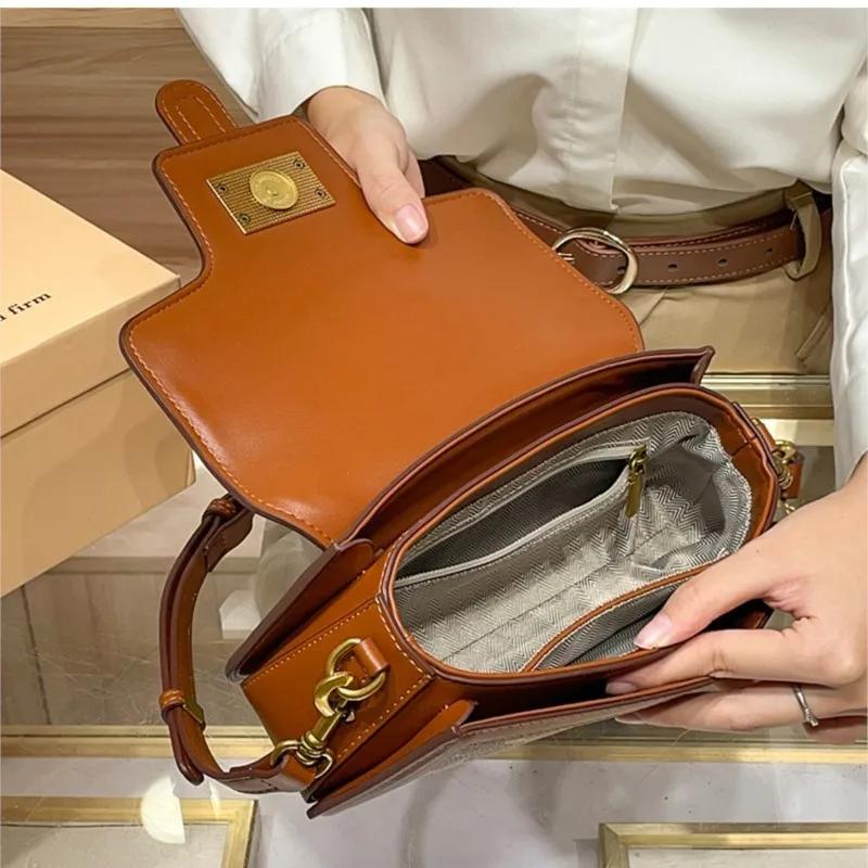 Sac de selle de couleur contrastée, design de niche de luxe léger, nouveau sac à main haut de gamme,