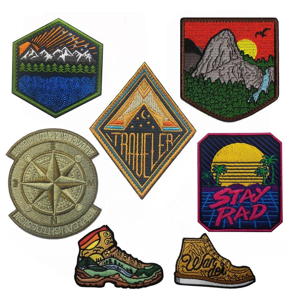 Patch tactique de Camping en plein air, boussole, loup, Patch brodé, boucle à crochet, Badge adapté