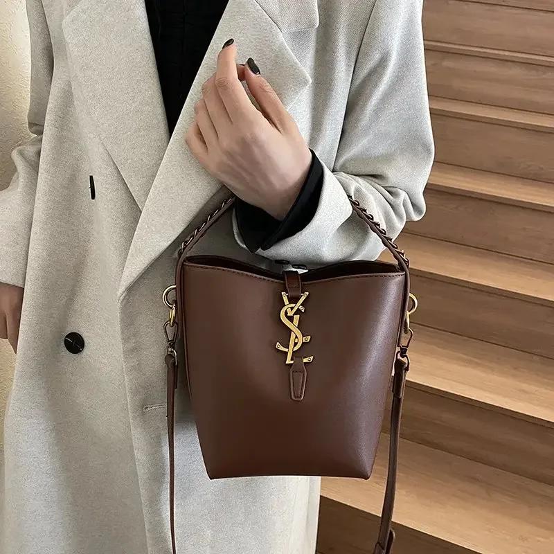 Nouvel Arrivage Sac Seau Tendance Femme Été 2026, Style Niche Luxe Léger, Sac Bandoulière Messager T