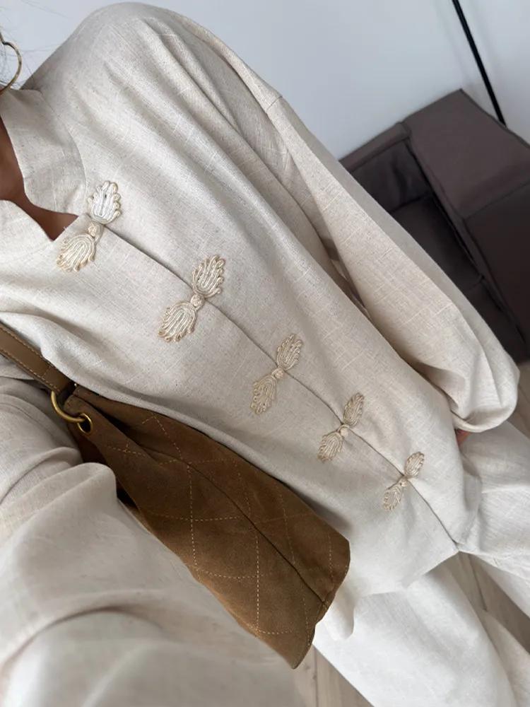 Ensemble 2 pièces mode femme en lin : haut ample à manches longues avec boutons grenouille et lacets
