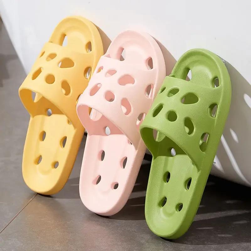 Pantoufles d'été en nuage pour femmes et hommes, tongs, sandales de plage, salle de bain, antidérapa
