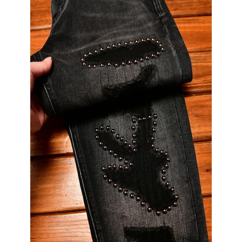 Jean noir pour hommes, Design de décor en métal, tendance, déchiré, mode rétro nostalgique, pantalon