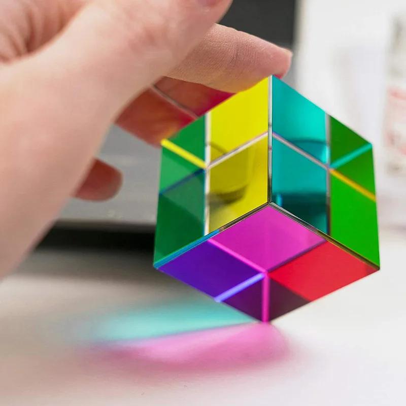 Prisme Cube de couleur trois couleurs primaires, Science populaire, expérience de couleur optique, j