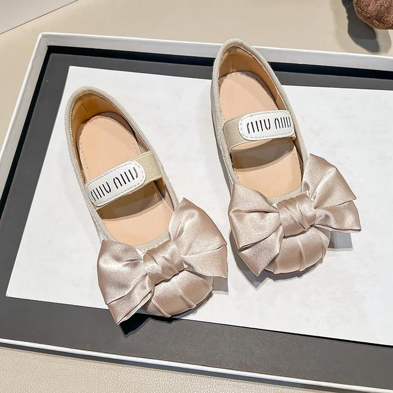 Sandales plates ajourées pour bébés filles, modèle 2026, décontractées, souples, avec nœud fantaisie